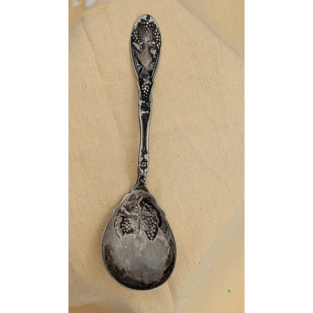 Antique Wm A Rogers A1 Silverplate Serving Spoon Grapevine Pattern Victorian
